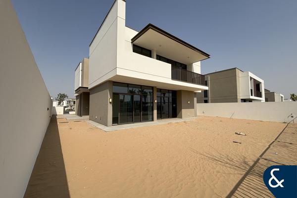 5 BEDROOM | PRIME LOCATION | LARGE PLOT