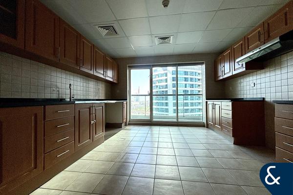 Vacant On Transfer | Vastu | Closed Kitchen