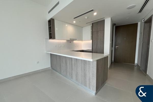 Vacant | Marina View | Newly Handed Over
