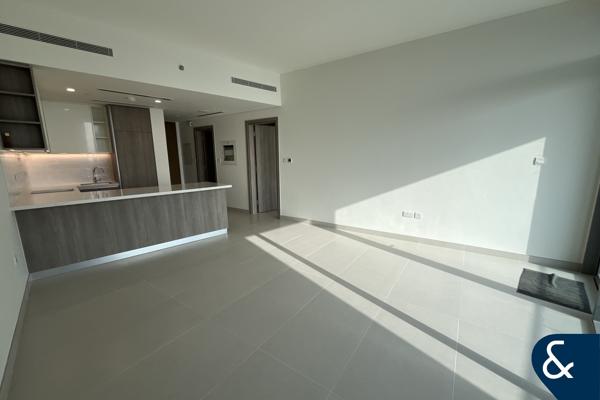 Vacant | Marina View | Newly Handed Over