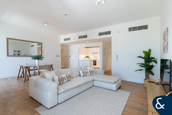 Square Layout | 2 Bedroom | Partial Sea
