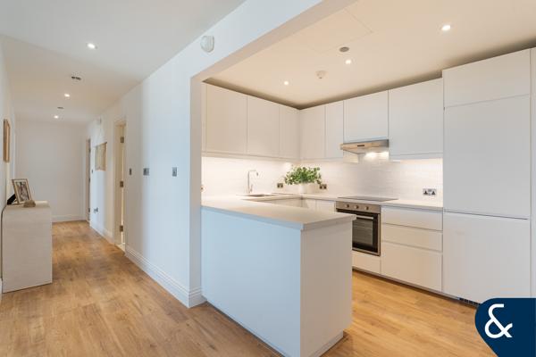 Square Layout | 2 Bedroom | Partial Sea