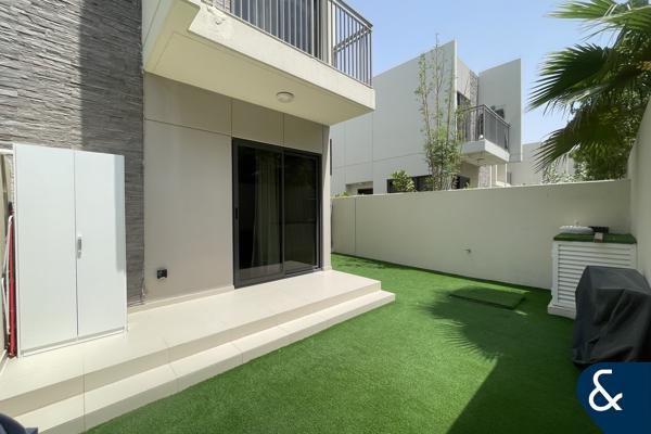 Vacant on transfer | Corner unit | Upgraded