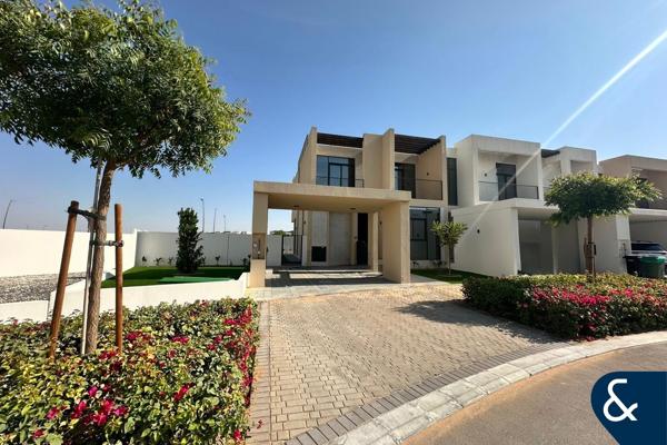Premium 4 Bed Villa | Huge Plot | Open Plan