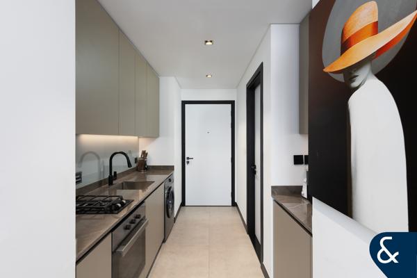 Fully Furnished | Vacant | Layout With Sofa