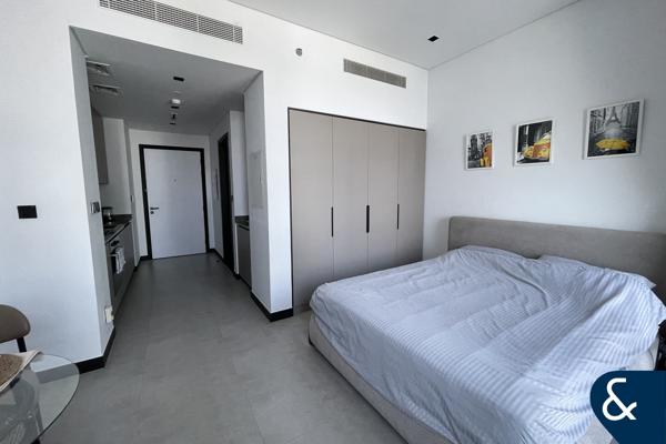 Fully Furnished | Vacant | Layout With Sofa