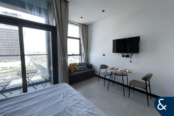 Fully Furnished | Vacant | Layout With Sofa