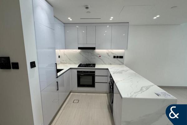 Spacious One Bed | Corner Unit | Best Price