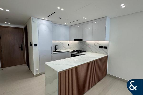 Spacious One Bed | Corner Unit | Best Price