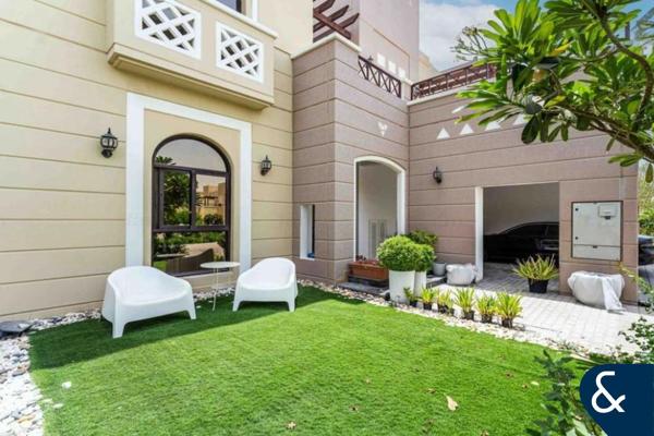 Single Row | Upgraded | Vacant on Transfer