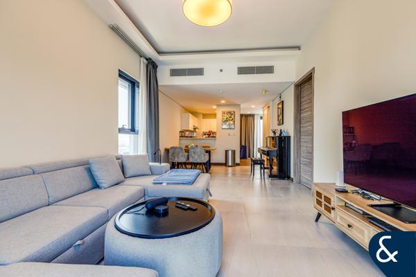Burj View/ Luxury/ Furnished apartment