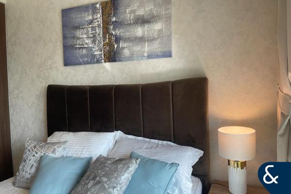 Vacant | Furnished | Canal Views | 1 Bed