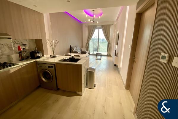 Stylish Apartment | Spacious Layout | +Maid