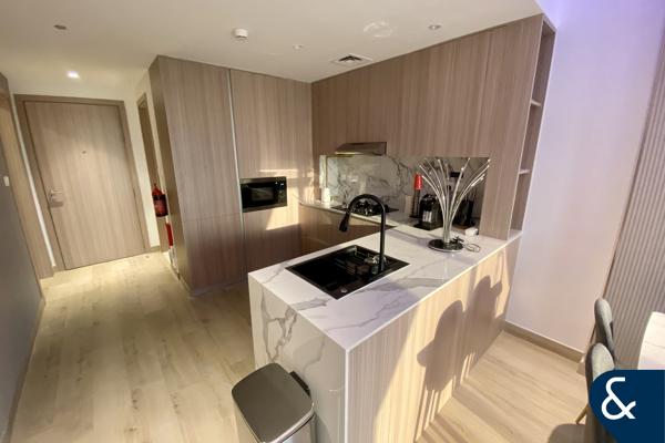 Stylish Apartment | Spacious Layout | +Maid