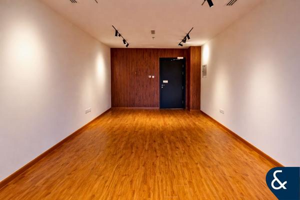 Open Workspace | Modern Finish | High Floor