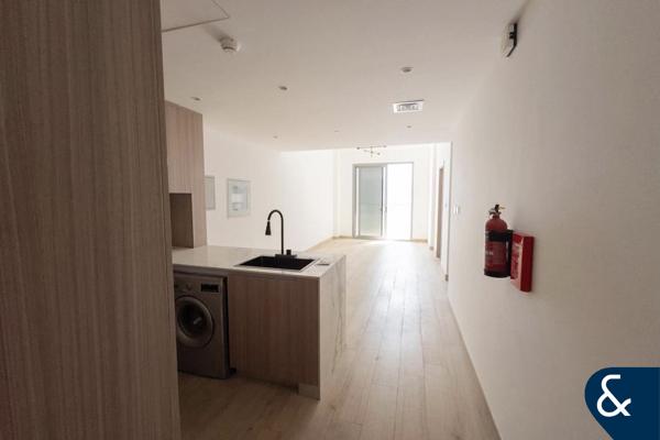 Brand New 1BR | Pool View | Vacant