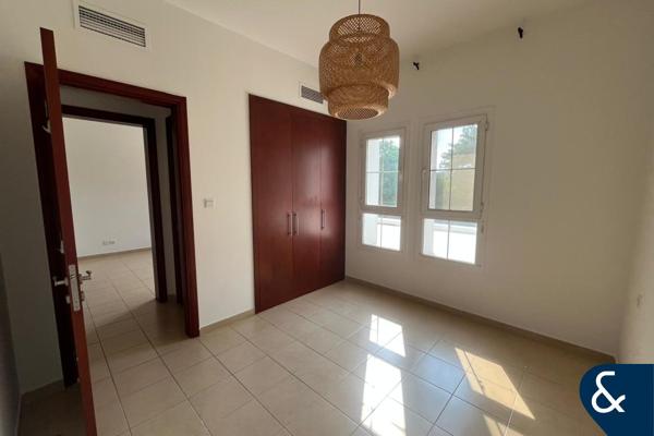 Landscaped | Vacant | Well-maintained