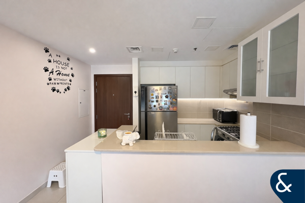 Large Terrace | VOT | Direct Pool Access