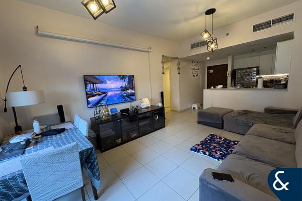 Large Terrace | VOT | Direct Pool Access