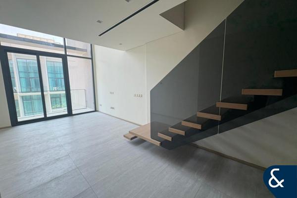 Penthouse Floor | Pool View | 1 Bed