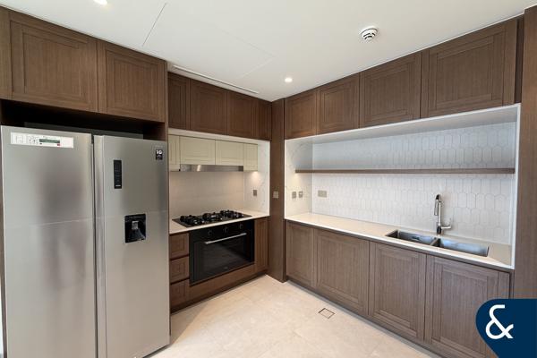 Vacant | 3 Bedrooms | Private Beach Access
