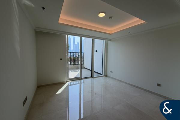 Vacant | 3 Bedrooms | Private Beach Access