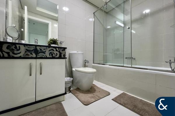 Large One Bed | Furnished | 920sqft | 1Bath