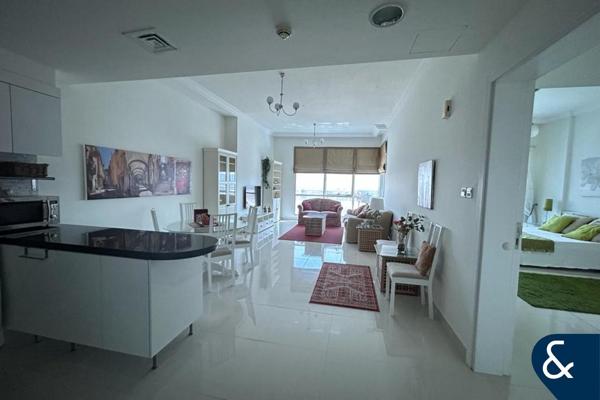 Large One Bed | Furnished | 920sqft | 1Bath