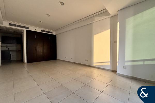 Studio | Vacant On Transfer | Close To Metro