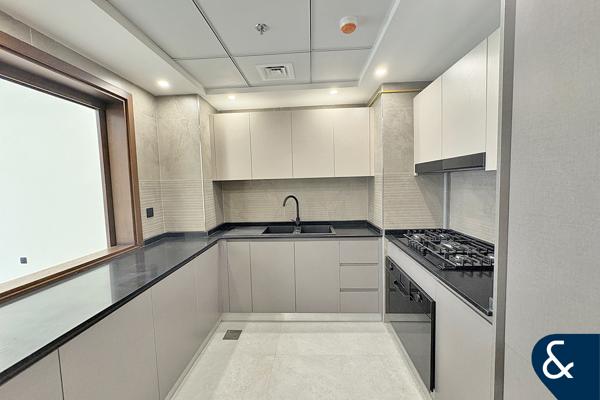 2 Bedrooms I Unfurnished I Vacant | Balcony