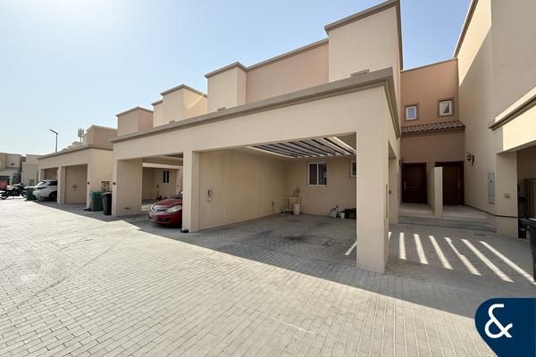 VOT | Single Row | Close to Park and Pool