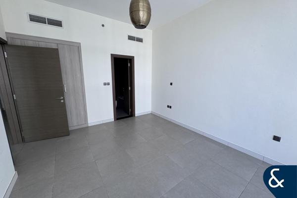 Spacious | High Floor | Close to exit