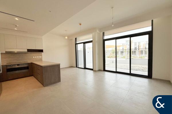 Single Row | Brand New | Modern | 3 Bedrooms