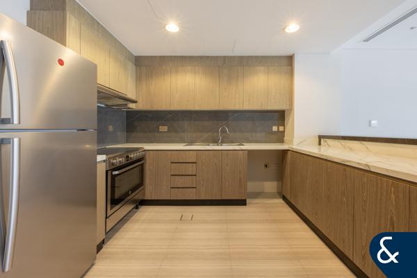 4 bed | Single Row | Large plot | New