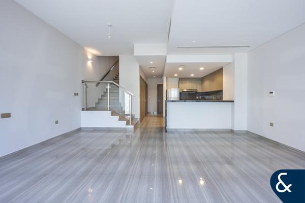 4 bed | Single Row | Large plot | New