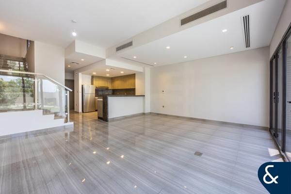 4 bed | Single Row | Large plot | New