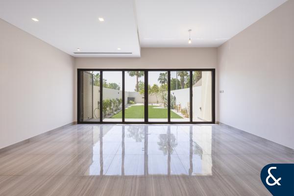 4 bed | Single Row | Large plot | New