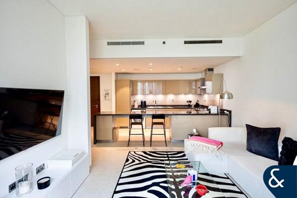 Premium | Spacious | Modern | Studio