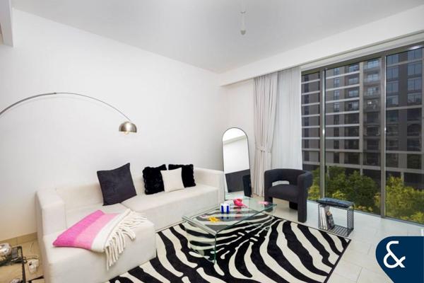 Premium | Spacious | Modern | Studio