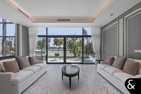 Lagoon Backing | Burj Khalifa View | Renovated