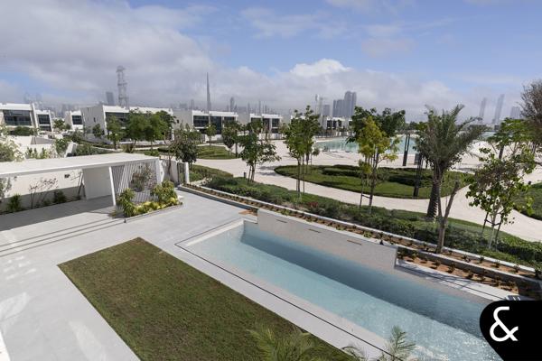 Lagoon Backing | Burj Khalifa View | Renovated - Image 12