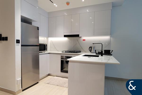 1 Bed + 2 Bath | Street View | Furnished
