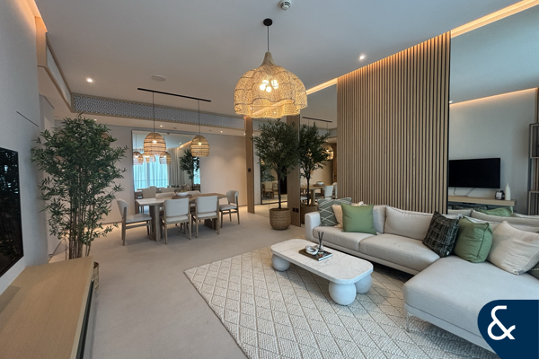 Rare to Market | Renovated | Sea View