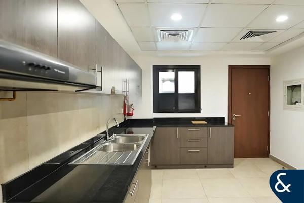 Corner Triplex | 4 Bed + Maid | Roof Terrace