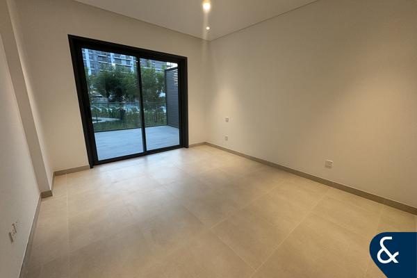 Vacant | Large Layout | Premium Location