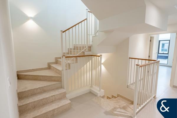 Single Row | Spacious Living | 4 En-Suite