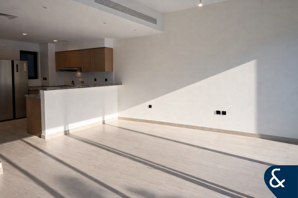 LARGE GARDEN | 3 BEDROOM | PRIME LOCATION