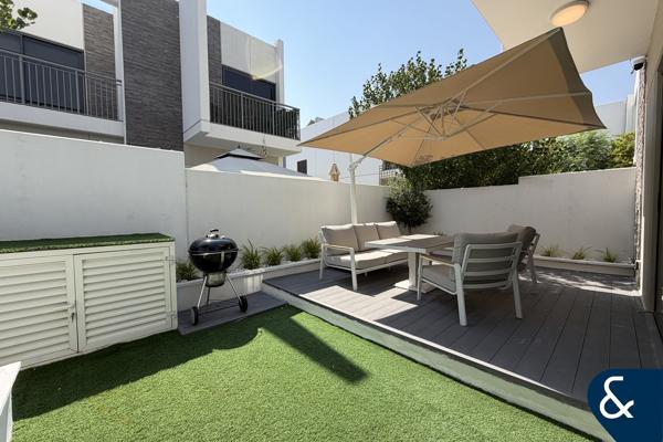 Corner unit | Upgraded | Vacant on transfer