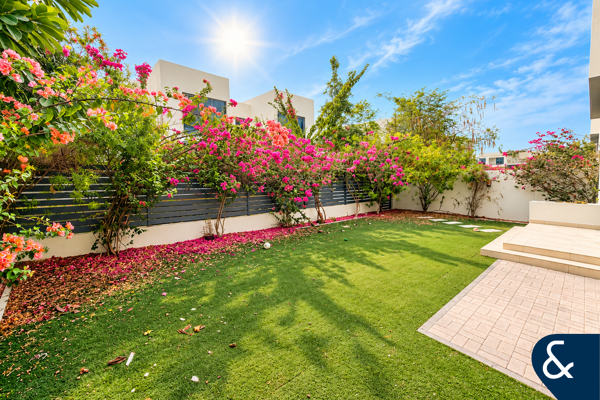True Corner | Large Plot | Close To Park