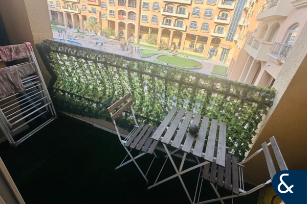 1 bedroom | Vacant On Transfer | Furnished